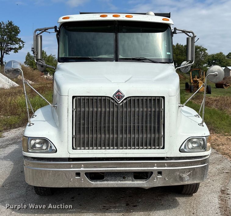 image for item EN5625 2009 International 9200i dump truck