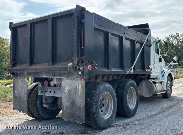 image for item EN5625 2009 International 9200i dump truck