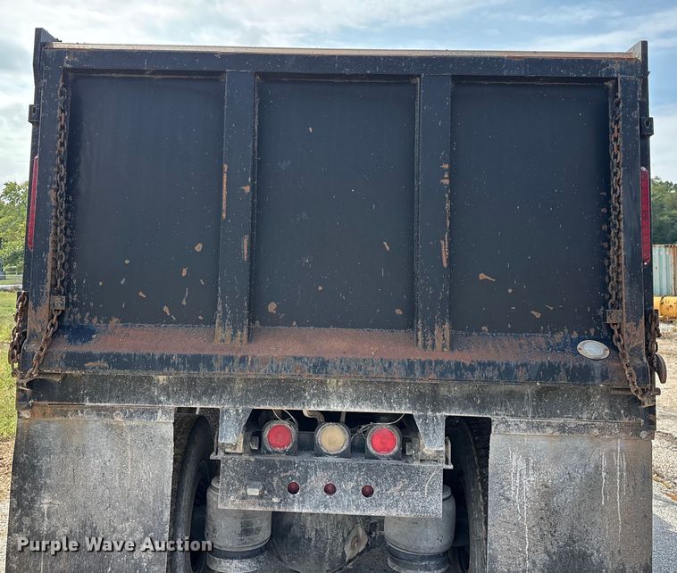 image for item EN5625 2009 International 9200i dump truck