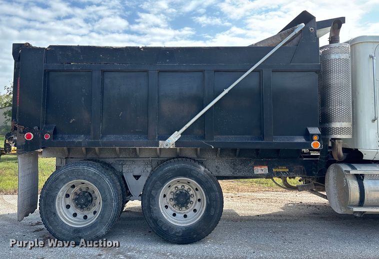 image for item EN5625 2009 International 9200i dump truck