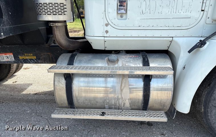 image for item EN5625 2009 International 9200i dump truck