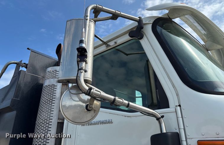 image for item EN5625 2009 International 9200i dump truck