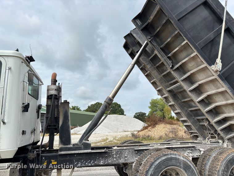 image for item EN5625 2009 International 9200i dump truck