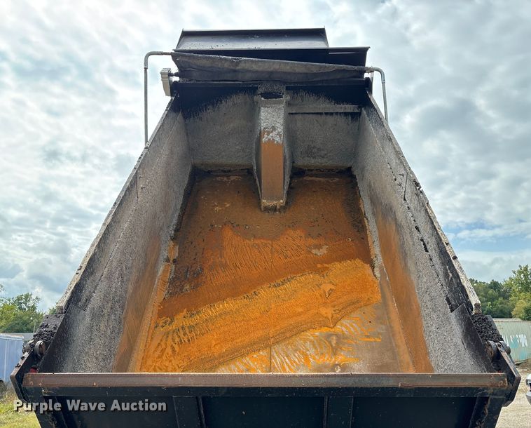 image for item EN5625 2009 International 9200i dump truck