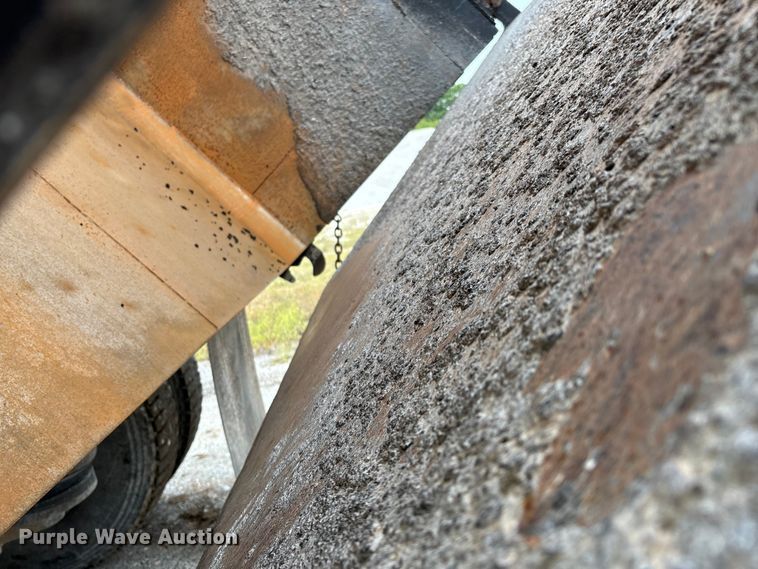 image for item EN5625 2009 International 9200i dump truck