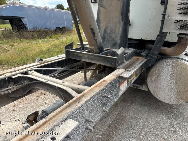 image for item EN5625 2009 International 9200i dump truck