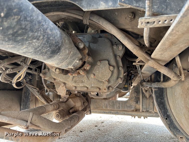 image for item EN5625 2009 International 9200i dump truck