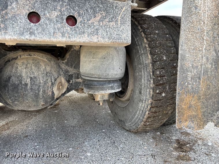 image for item EN5625 2009 International 9200i dump truck