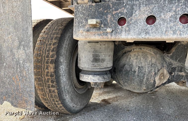 image for item EN5625 2009 International 9200i dump truck