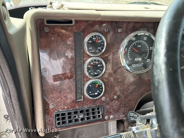 image for item EN5625 2009 International 9200i dump truck