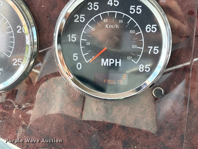 image for item EN5625 2009 International 9200i dump truck