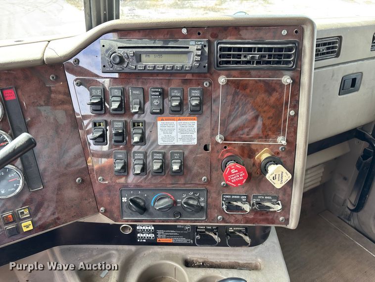 image for item EN5625 2009 International 9200i dump truck