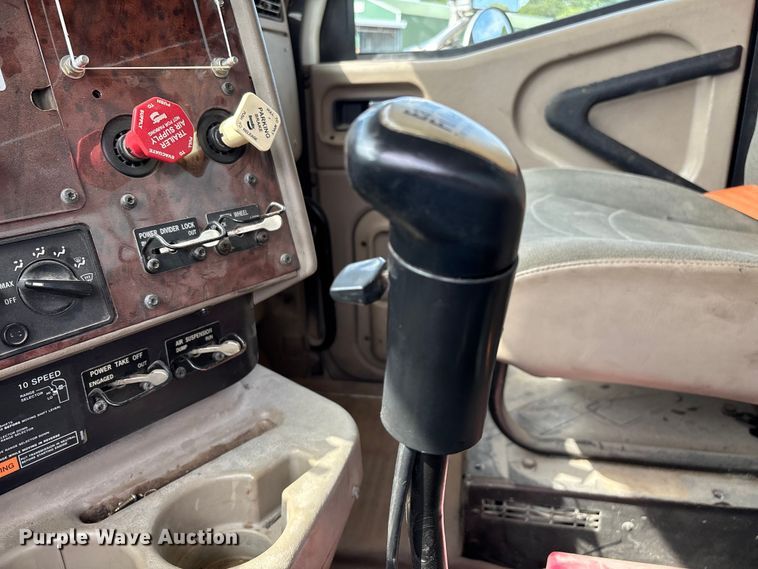 image for item EN5625 2009 International 9200i dump truck