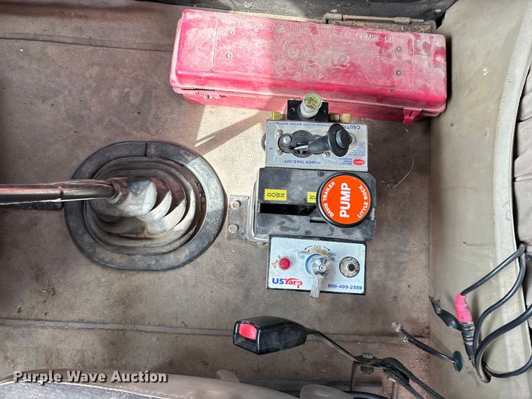 image for item EN5625 2009 International 9200i dump truck