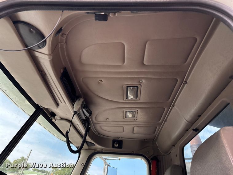 image for item EN5625 2009 International 9200i dump truck