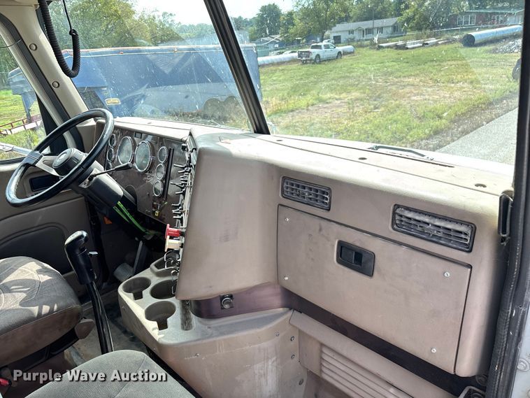 image for item EN5625 2009 International 9200i dump truck