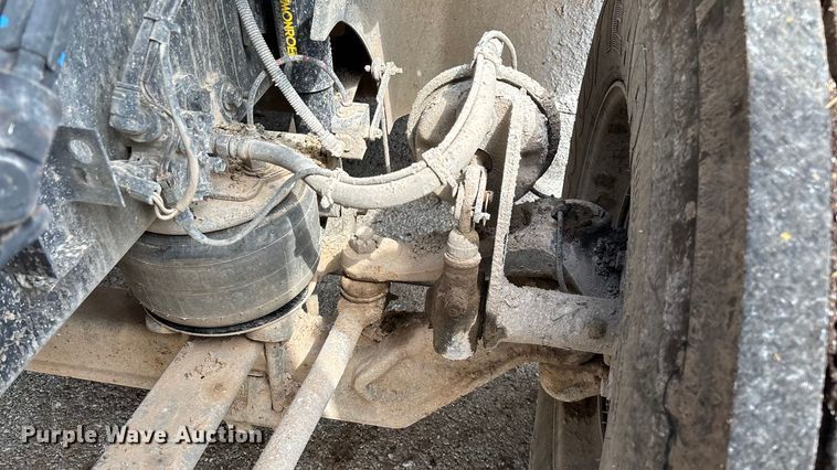 image for item EN5625 2009 International 9200i dump truck