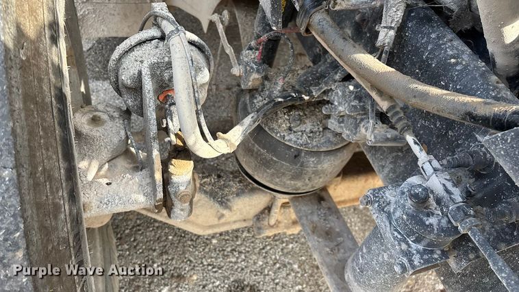 image for item EN5625 2009 International 9200i dump truck