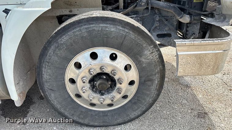 image for item EN5625 2009 International 9200i dump truck