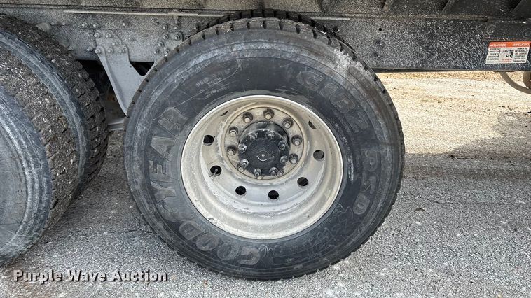 image for item EN5625 2009 International 9200i dump truck