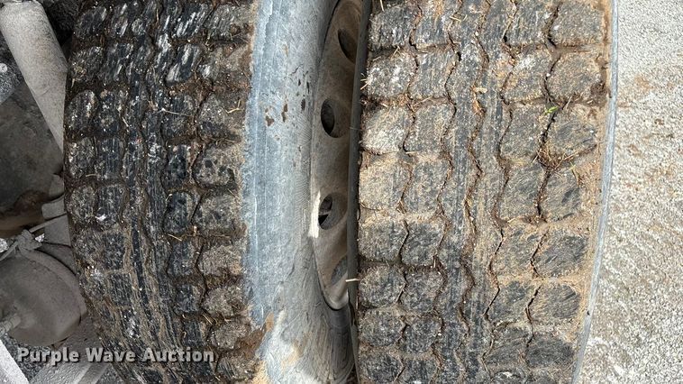 image for item EN5625 2009 International 9200i dump truck