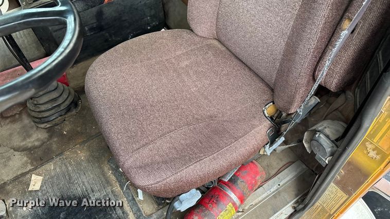 image for item EN5626 1992 International 9400 semi truck