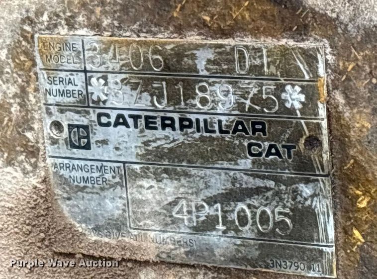 image for item EN5626 1992 International 9400 semi truck