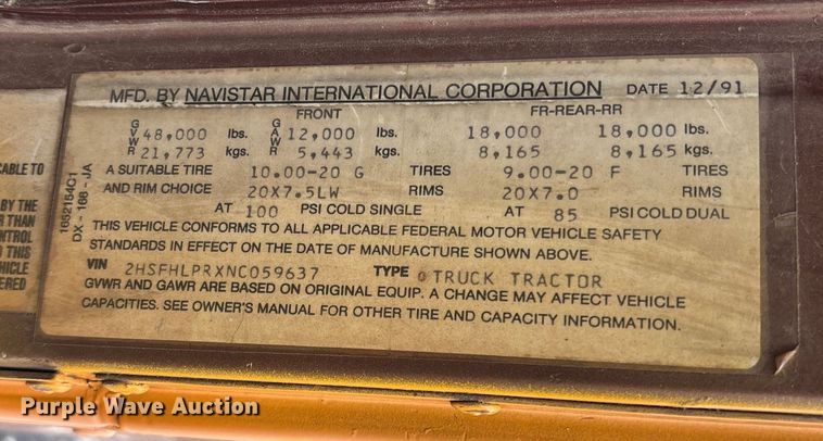 image for item EN5626 1992 International 9400 semi truck