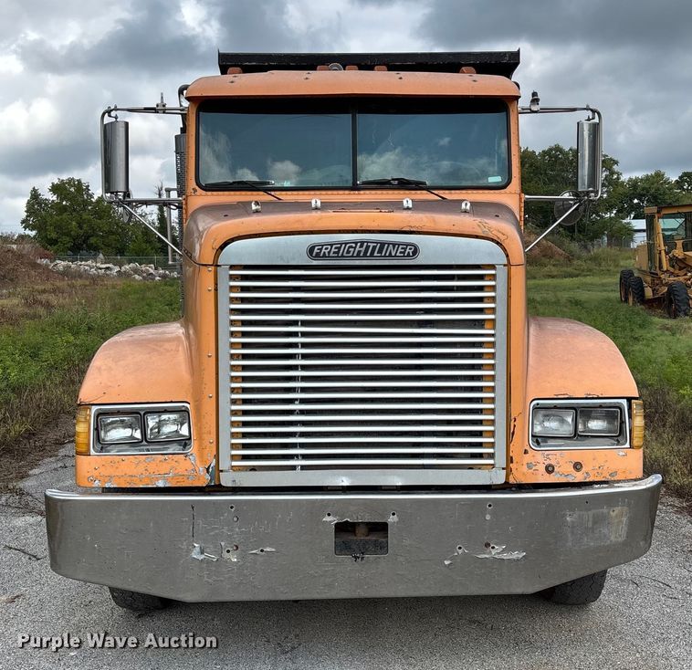 image for item EN5628 1994 Freightliner FLD  dump truck
