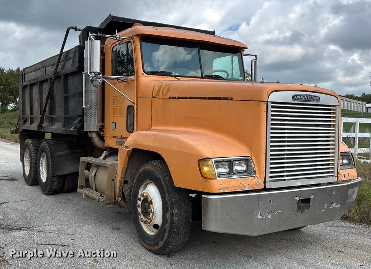 image for item EN5628 1994 Freightliner FLD  dump truck