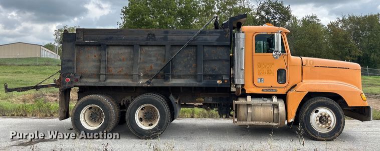 image for item EN5628 1994 Freightliner FLD  dump truck