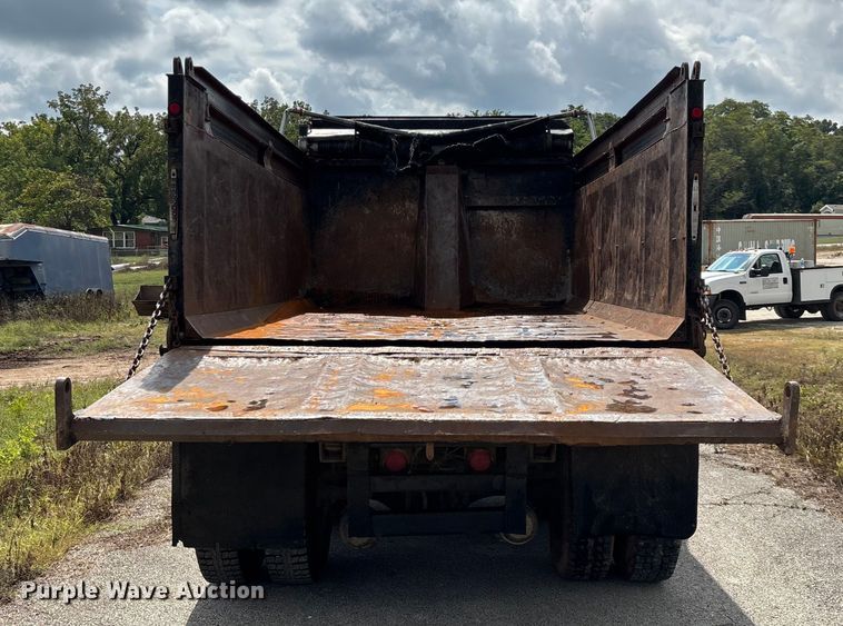 image for item EN5628 1994 Freightliner FLD  dump truck