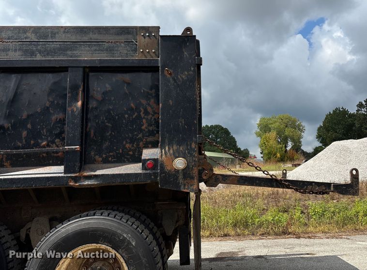 image for item EN5628 1994 Freightliner FLD  dump truck