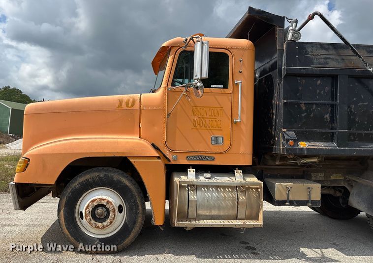 image for item EN5628 1994 Freightliner FLD  dump truck