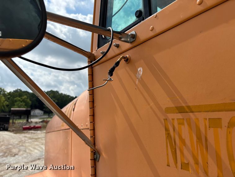 image for item EN5628 1994 Freightliner FLD  dump truck