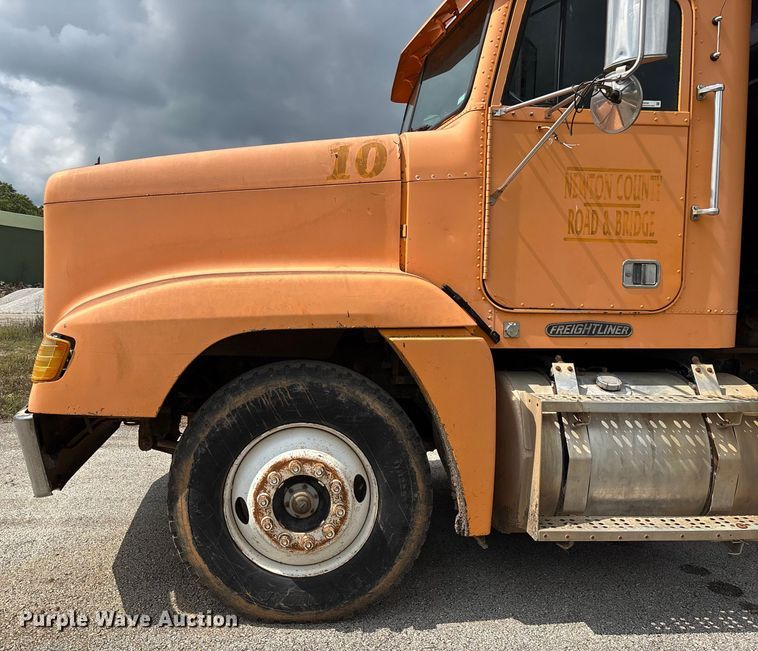 image for item EN5628 1994 Freightliner FLD  dump truck