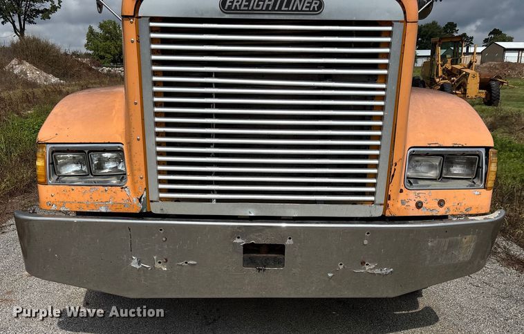 image for item EN5628 1994 Freightliner FLD  dump truck