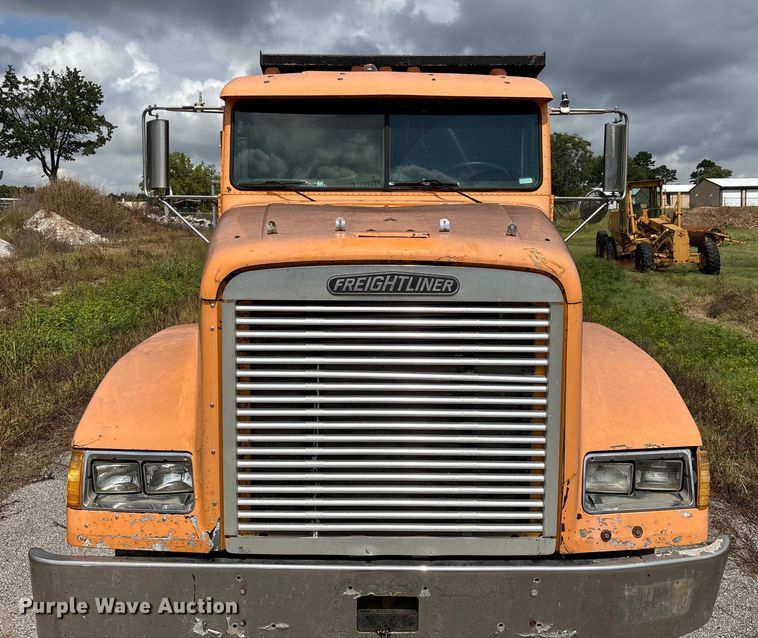 image for item EN5628 1994 Freightliner FLD  dump truck