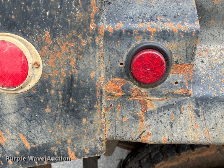 image for item EN5628 1994 Freightliner FLD  dump truck