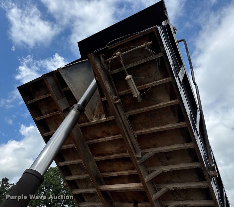 image for item EN5628 1994 Freightliner FLD  dump truck