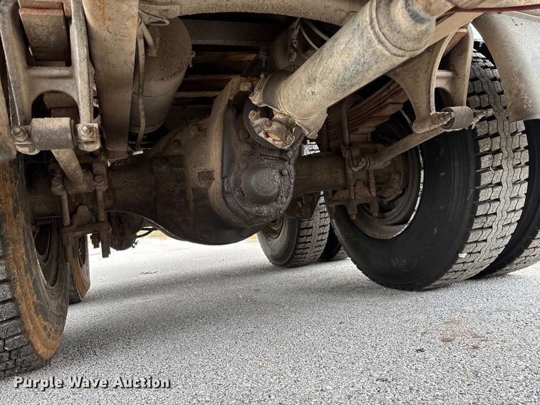 image for item EN5628 1994 Freightliner FLD  dump truck