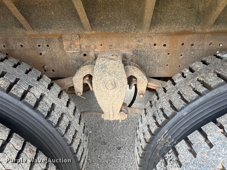 image for item EN5628 1994 Freightliner FLD  dump truck