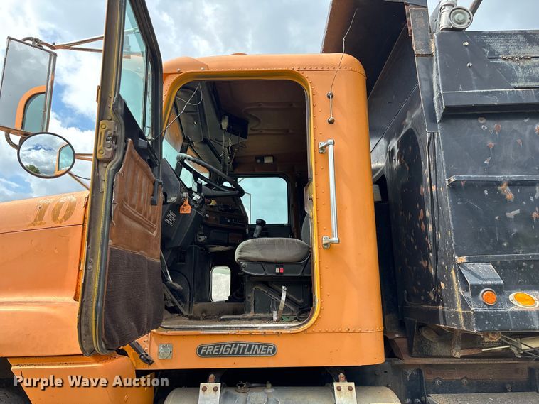 image for item EN5628 1994 Freightliner FLD  dump truck