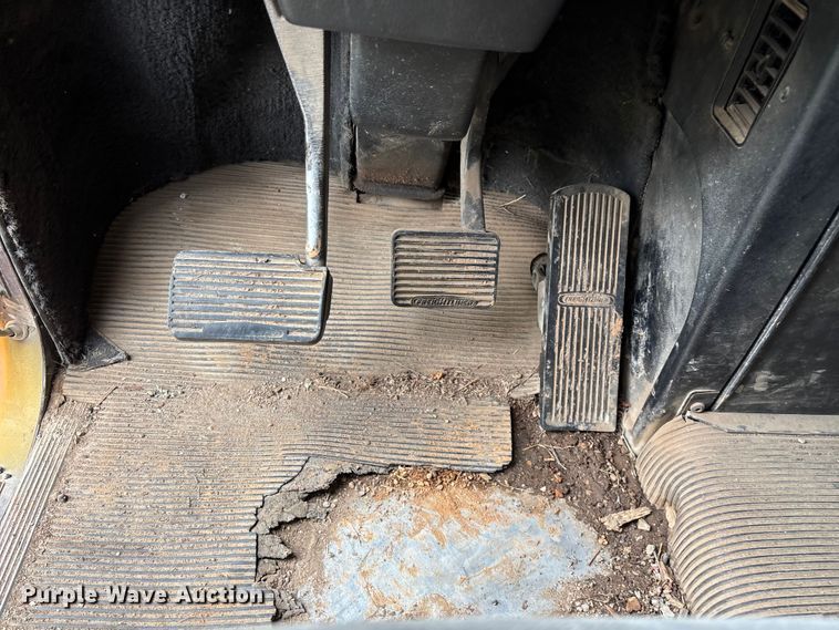 image for item EN5628 1994 Freightliner FLD  dump truck