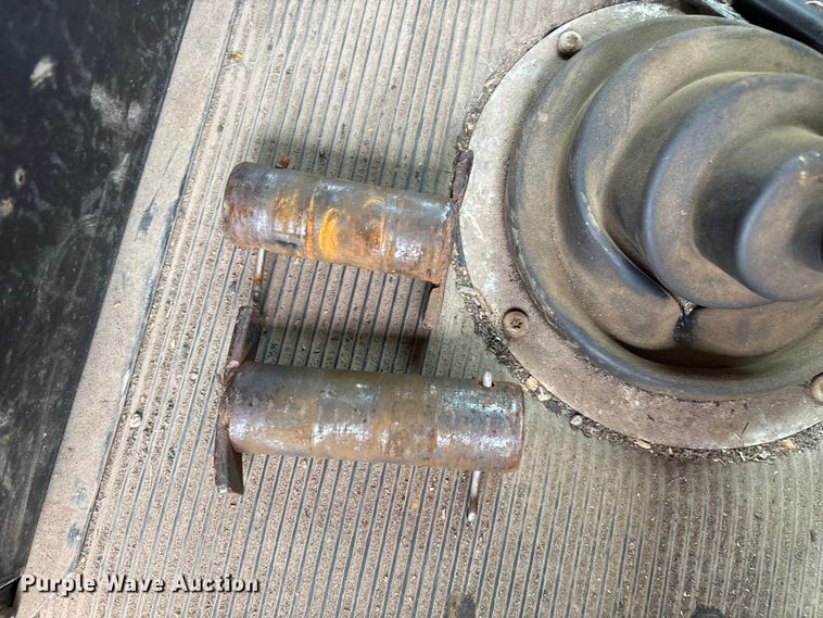 image for item EN5628 1994 Freightliner FLD  dump truck