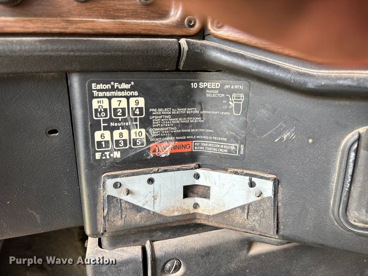 image for item EN5628 1994 Freightliner FLD  dump truck