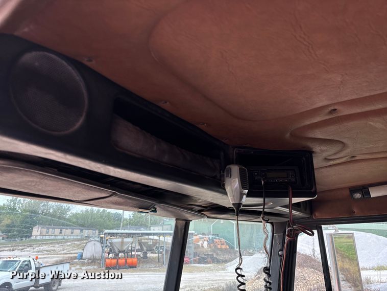 image for item EN5628 1994 Freightliner FLD  dump truck