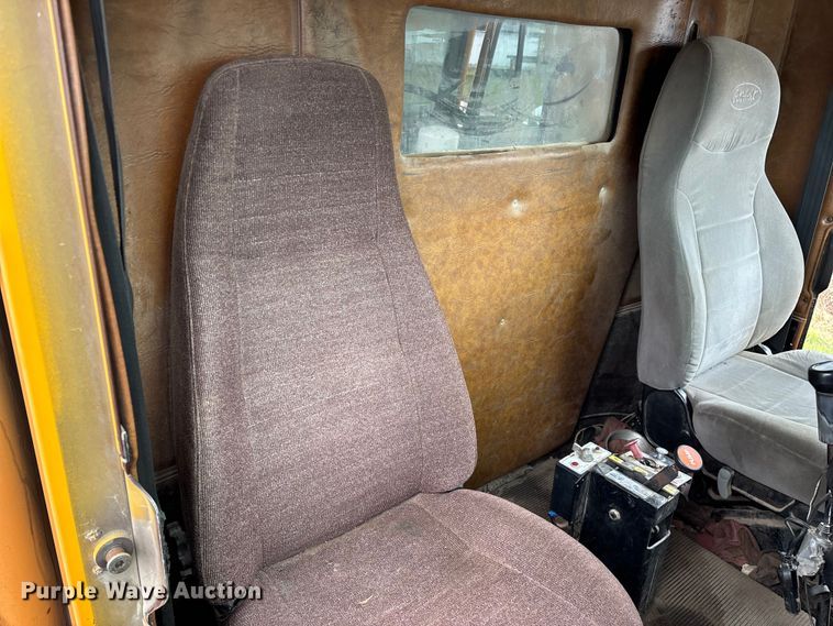 image for item EN5628 1994 Freightliner FLD  dump truck