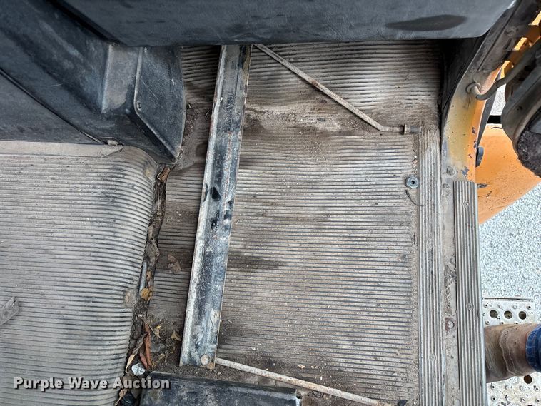 image for item EN5628 1994 Freightliner FLD  dump truck