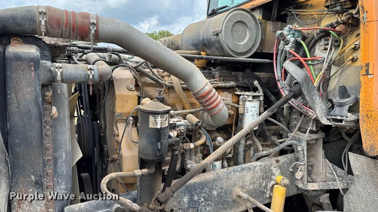 image for item EN5628 1994 Freightliner FLD  dump truck